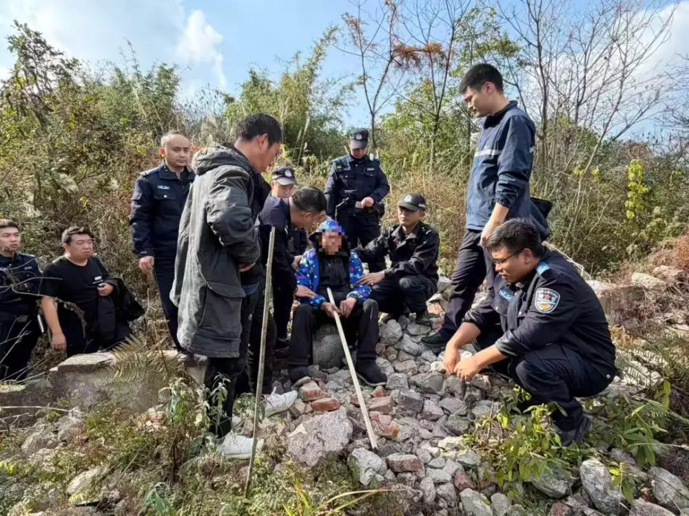 对男人来说，白酒太重要了，犹如现在手机在人们日常生活中的重要性，哪怕快80岁的大