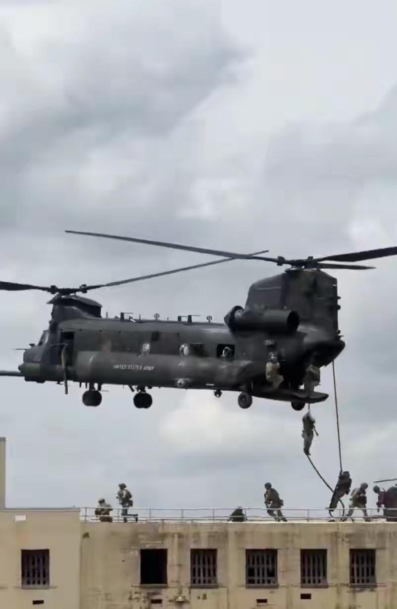 应该立即释放马杜罗总统和夫人，这样的先例开不得
看谁不顺眼，就能直接闯人家国家抓