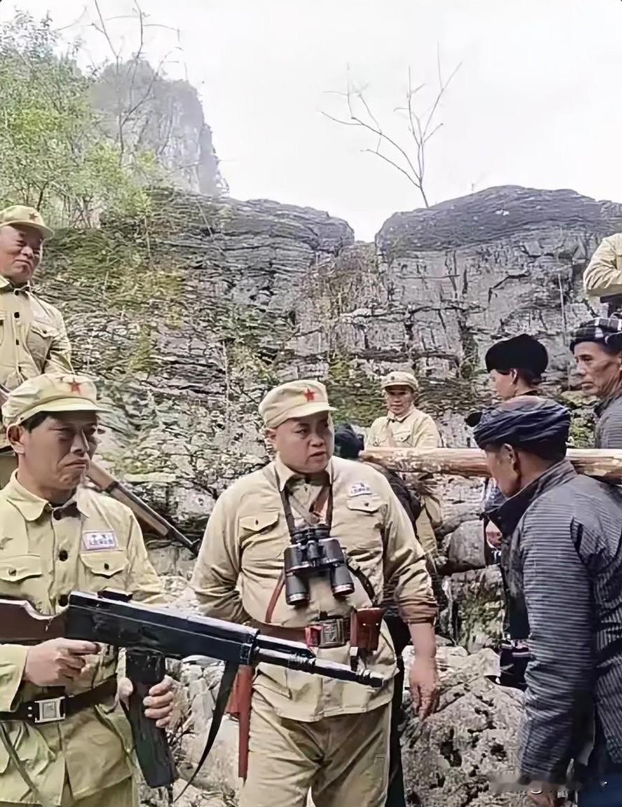 湘西悍匪陈策勋：派老婆和卫兵睡在内房，自己却在外面熬夜站岗？为什么这样做？
 