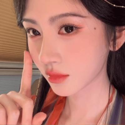 老实说你们的幻想成功是不是变成网红然后美美美旅游，日常分享自己的生活…… 