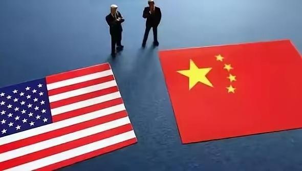 眼下，全世界都在看中美谁先撑不住。现在是中国有货卖不出，急着赚钱，美国是有钱买不