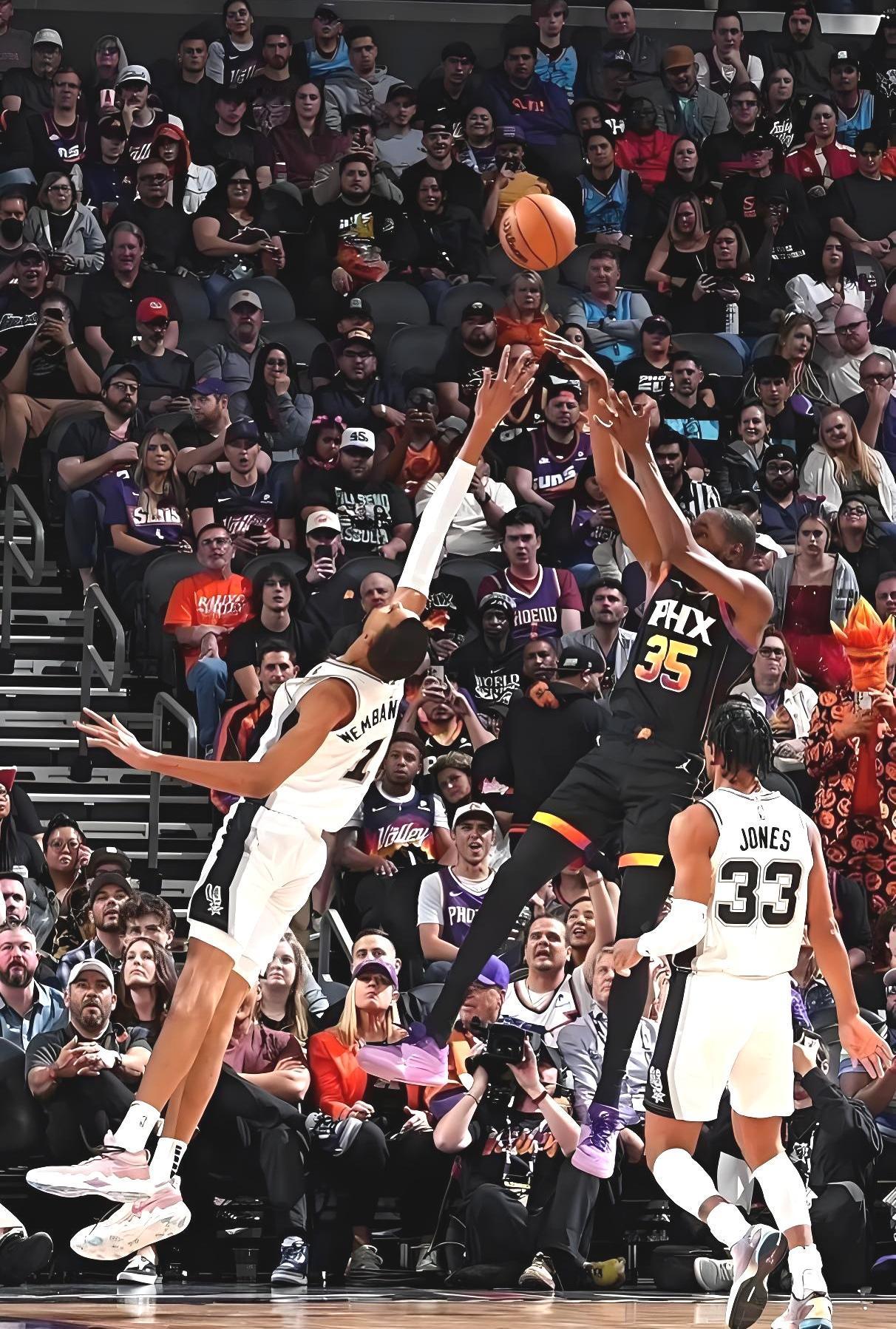 快船名宿路易斯·威廉姆斯认为NBA全联盟一对一单挑杜兰特最强，但大部分球迷不认同