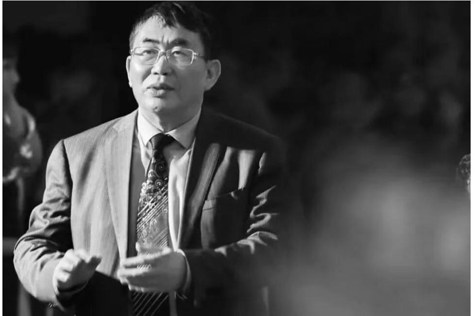 《悼棋圣》
       
        聂老擂台奇功，震东瀛，裂玄黄，天地气