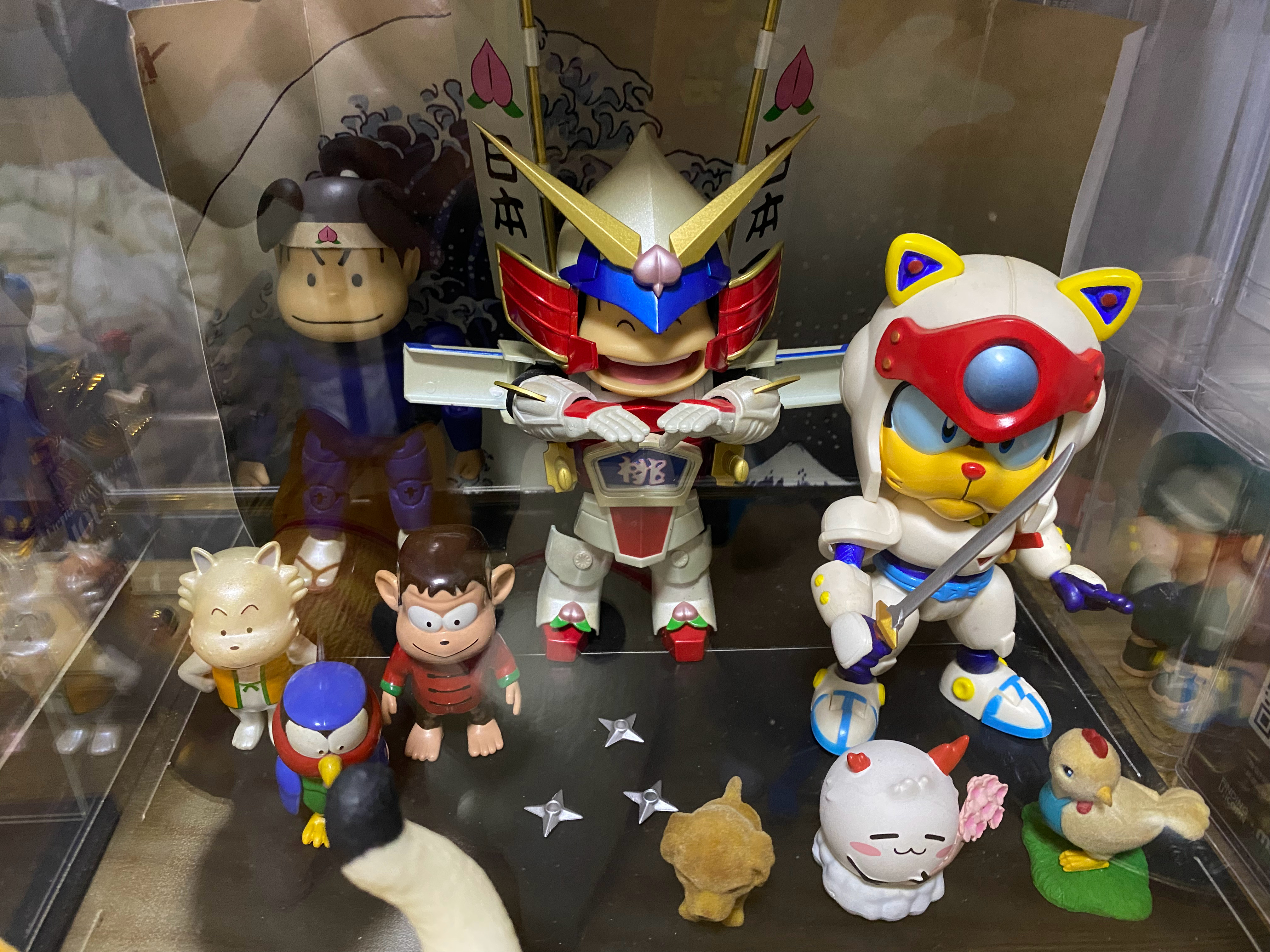 執咗半日屋，發覺都係擺番佢哋出嚟順眼d*細個果陣覺得齣卡通都幾「嘈」下，成班友講