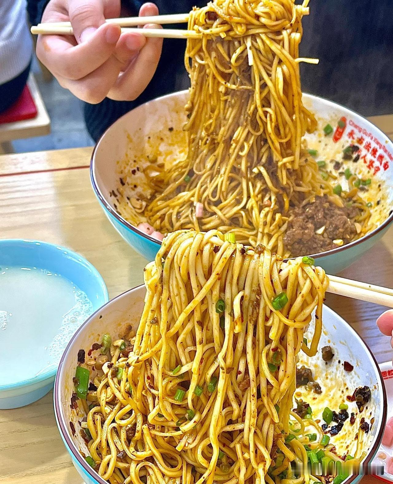 感觉不得不说的就是宜宾燃面呢[星星眼][星星眼]
这个活动让带定位[流泪]可惜现
