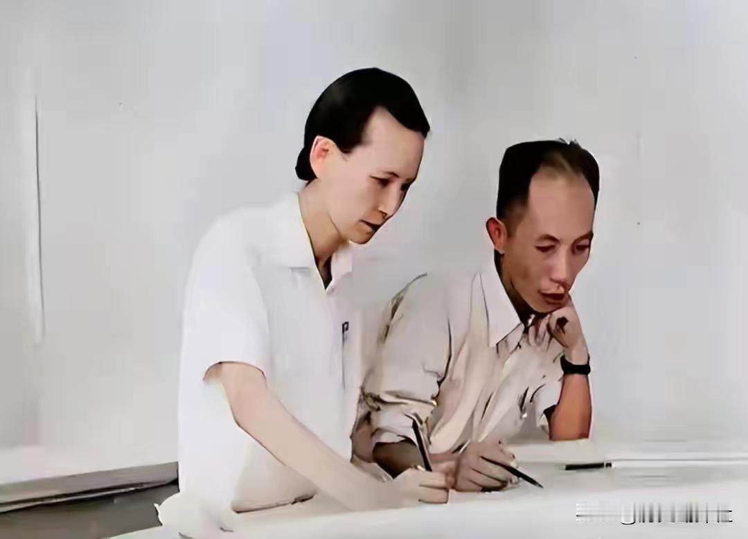 王铎：林徽因工作的最后一张照片
你看她的身体，已经瘦弱到了相当的程度，确实不行了