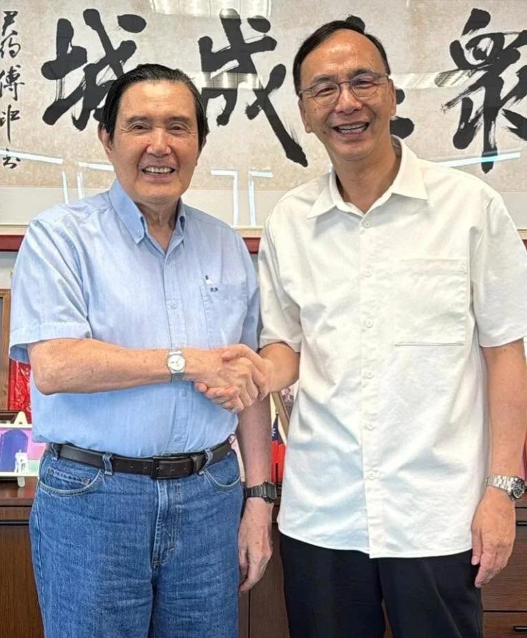 7月9日，前国民党主席朱立伦前往看望马英九，并提前祝贺其76岁生日。朱立伦在社交