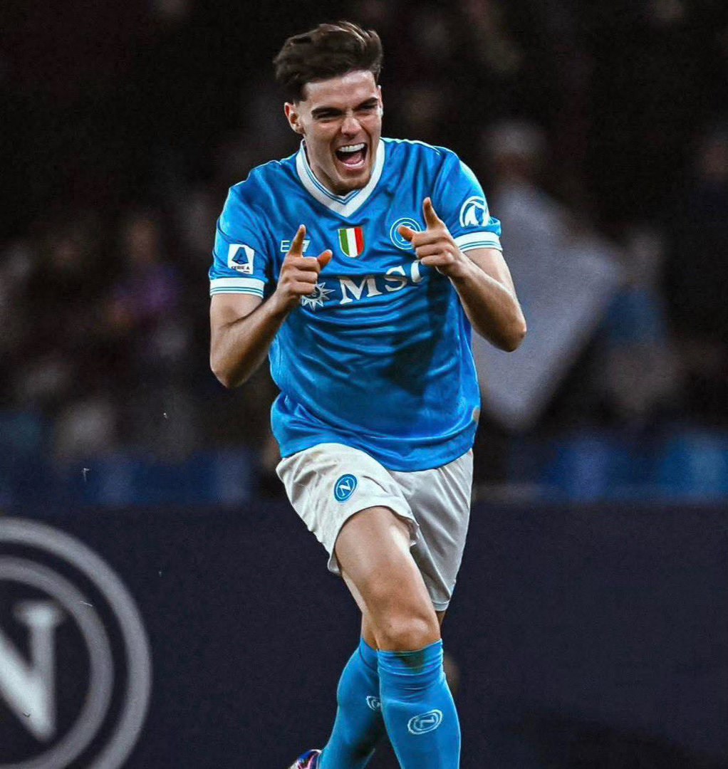 米基爾古泰利斯（Miguel Gutiérrez）表示，喺拿坡里踢左邊同右邊佢冇