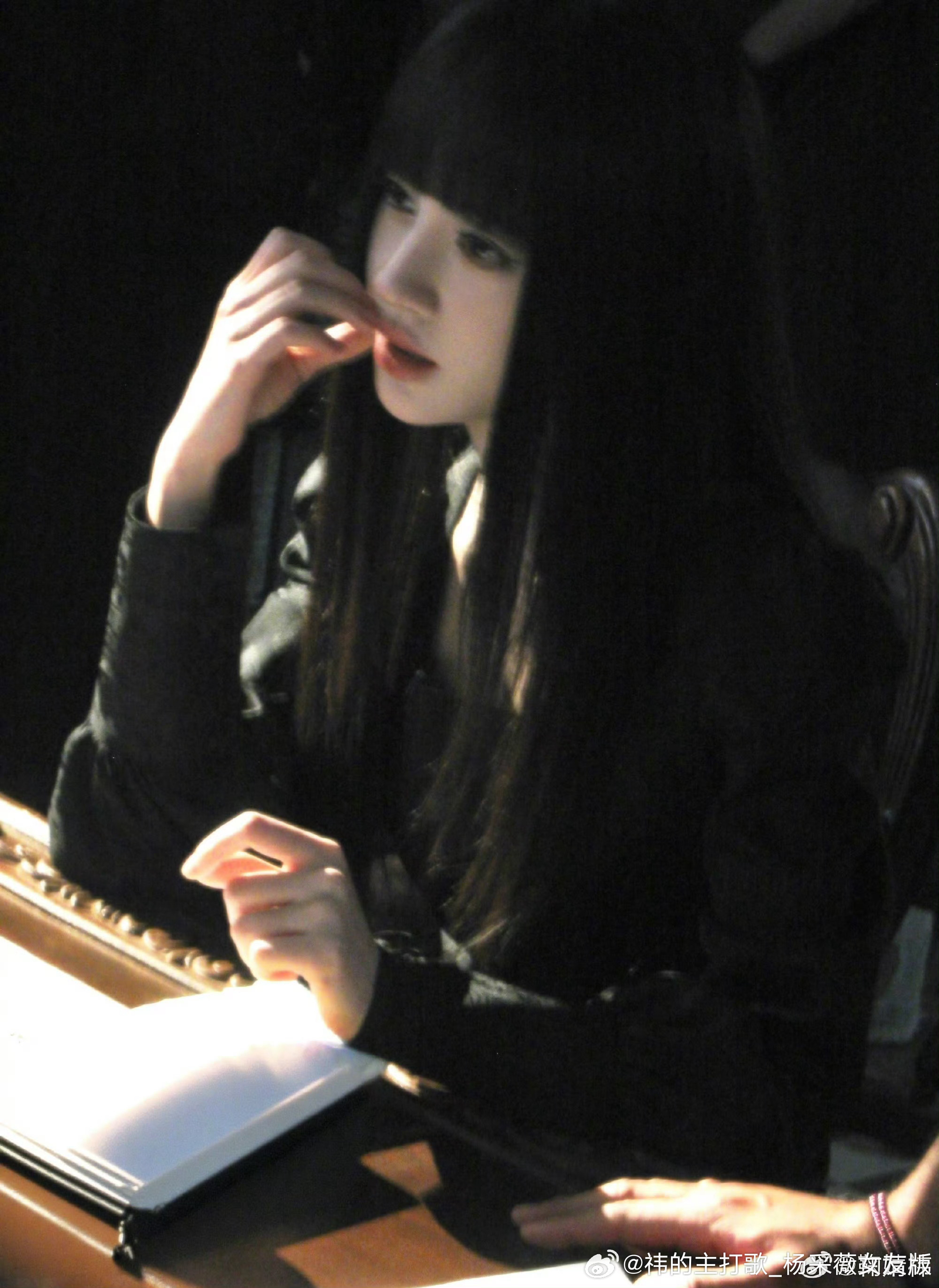 鞠婧祎 jjy鞠婧祎黑长直恶女感 jjy鞠婧祎苏绿夏 “盛夏的晚风吹起你的鬓发 