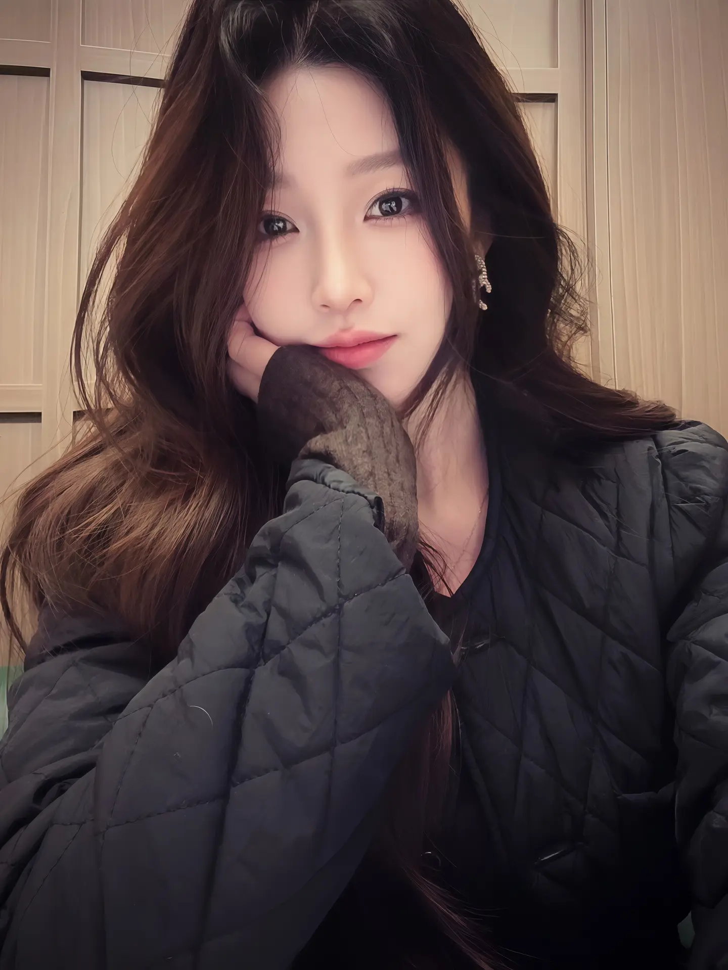 “事，看透就好，人，看穿就行，过好每一个阶段的自己。”
