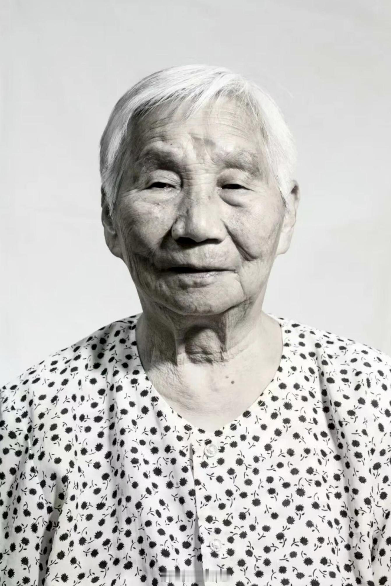 【又一名南京大屠杀幸存者离世[泪]】据侵华日军南京大屠杀遇难同胞纪念馆，南京大屠