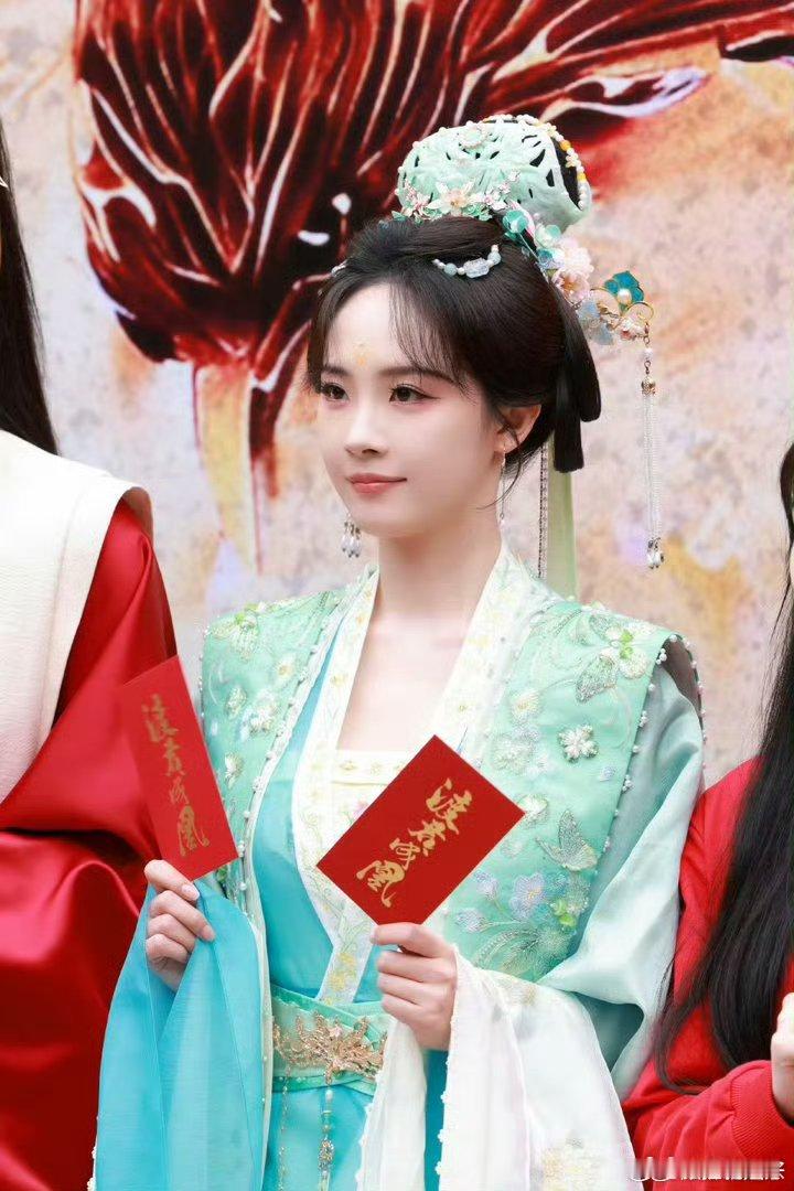 卢洋洋去拍短剧了现在短剧也开始卷起来了，好多长剧演员都去拍短剧了！ 