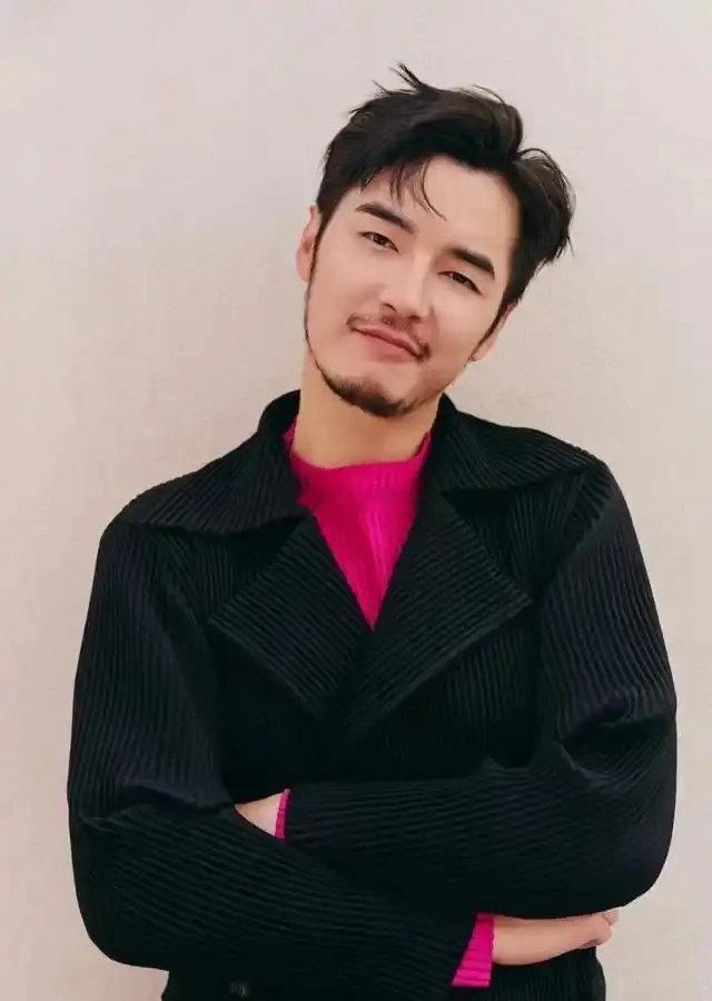 发现一个有意思的事，只要是金世佳演的戏，不管男主是谁，演技好不好，他演的男二号都