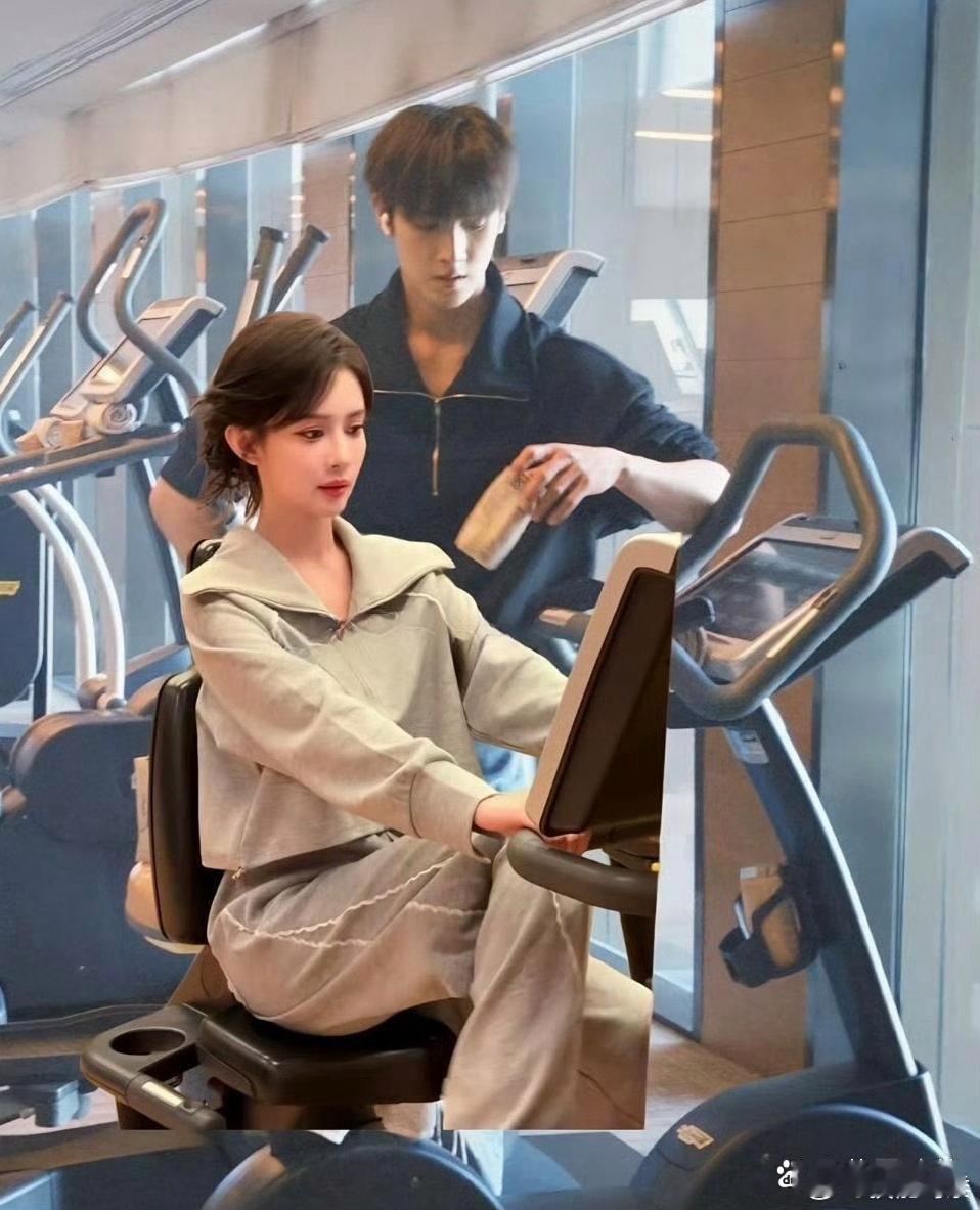 李昀锐指导孟子义健身，亲密得就像恋人一样 