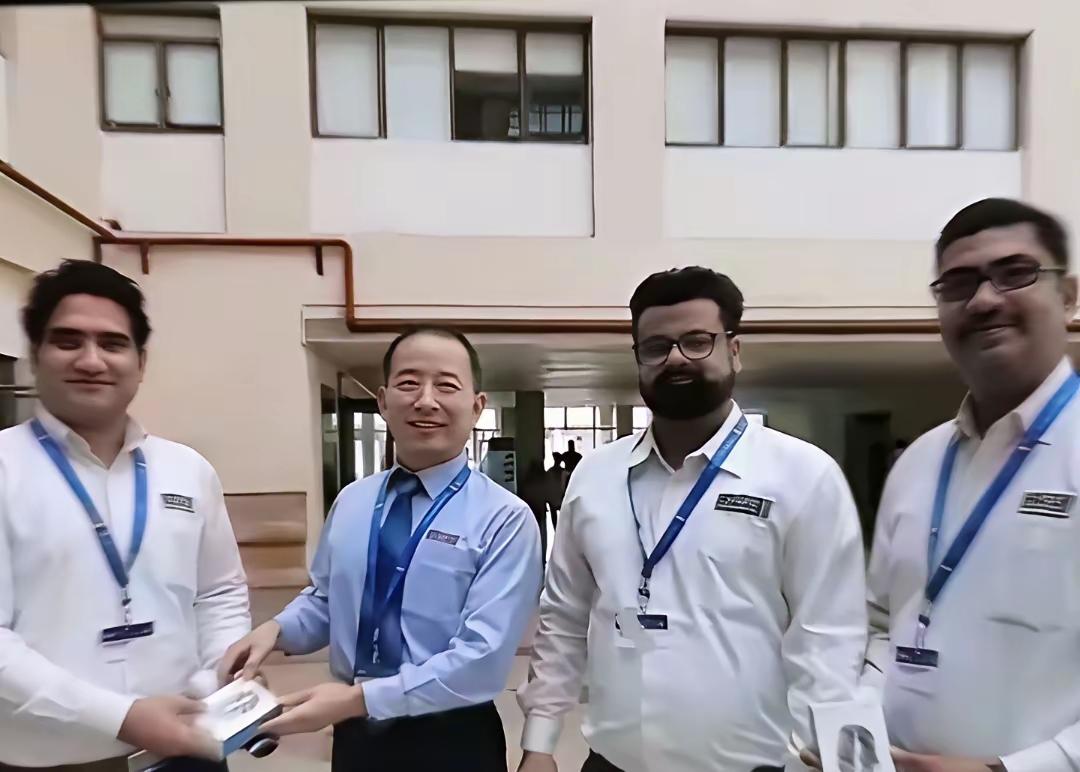 张江事件敲响警钟：盲目雇佣外籍小圈子，代价终将惨痛
 
近日张江某企业印度裔员工