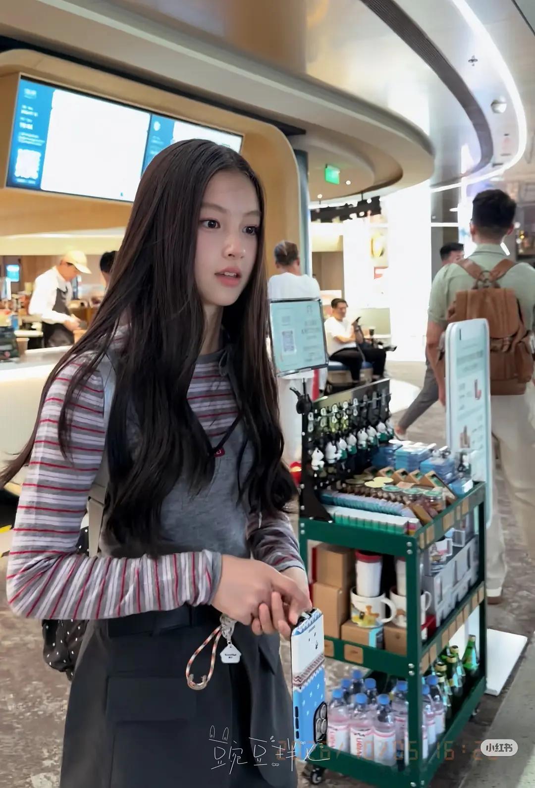 捧黄多多还不如捧七七啊 ​​​