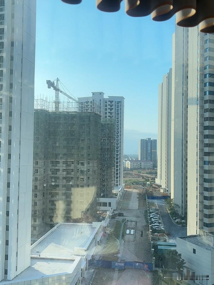 北海的天空格外的蓝，大部分时间都是这样。
今年的北海相对比往年要暖和一些，舒适的