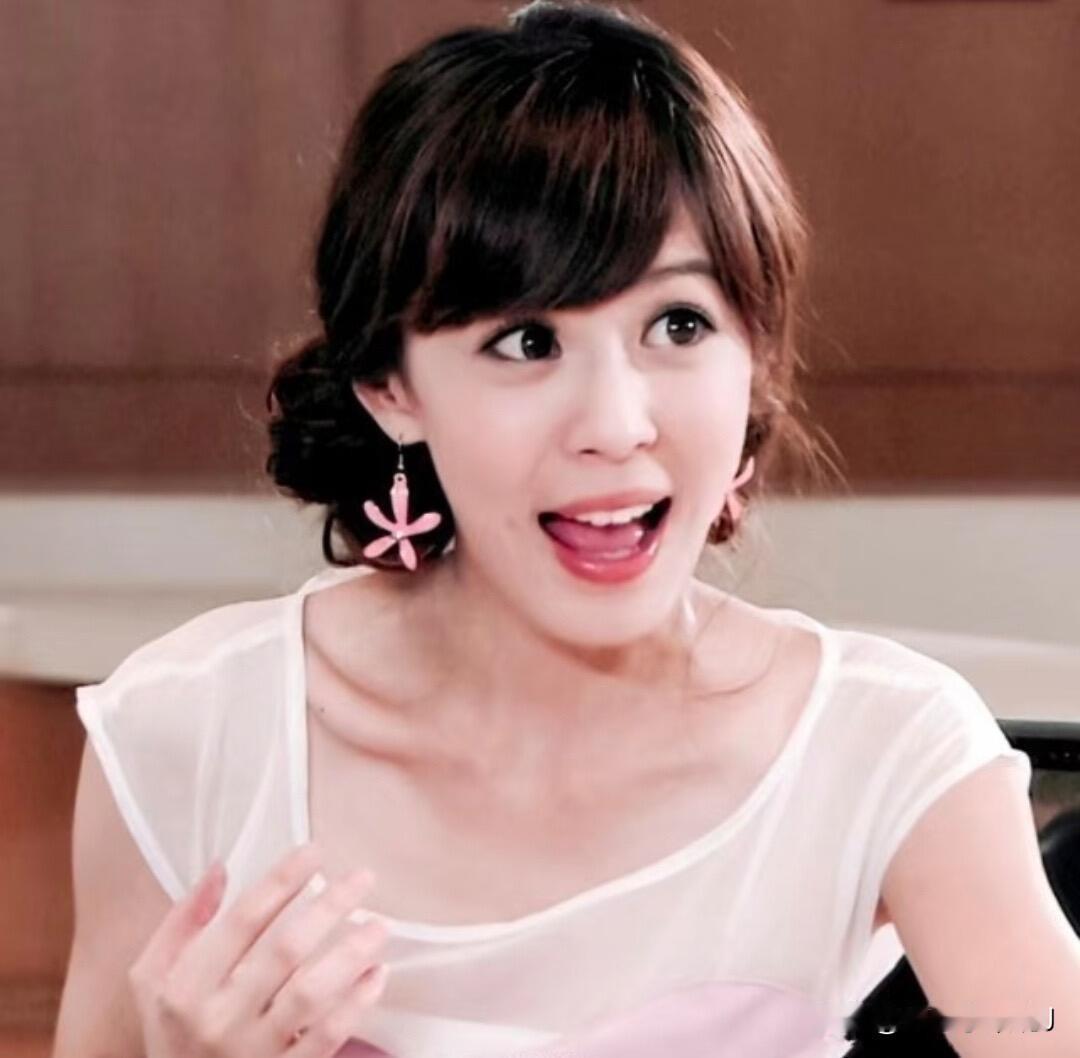 。难怪很长时间都没直播啦， 祝一切顺利， 居然这么快就到预产期了 ​​​。