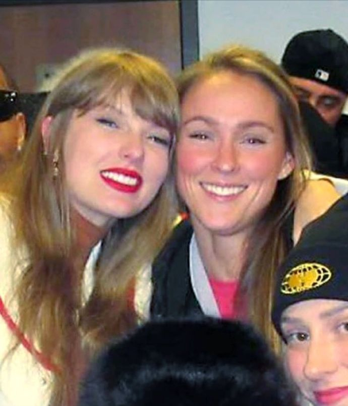 嫂子谴责媒体追问霉霉婚礼事宜霉霉未婚夫嫂子发声 Travis Kelce的嫂子K