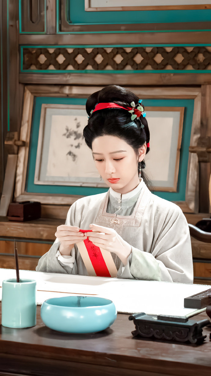 杨紫家业 杨紫李祯 我喜欢风，无拘无束，我喜欢星辰，安静明亮，我喜欢深海中的鲸，