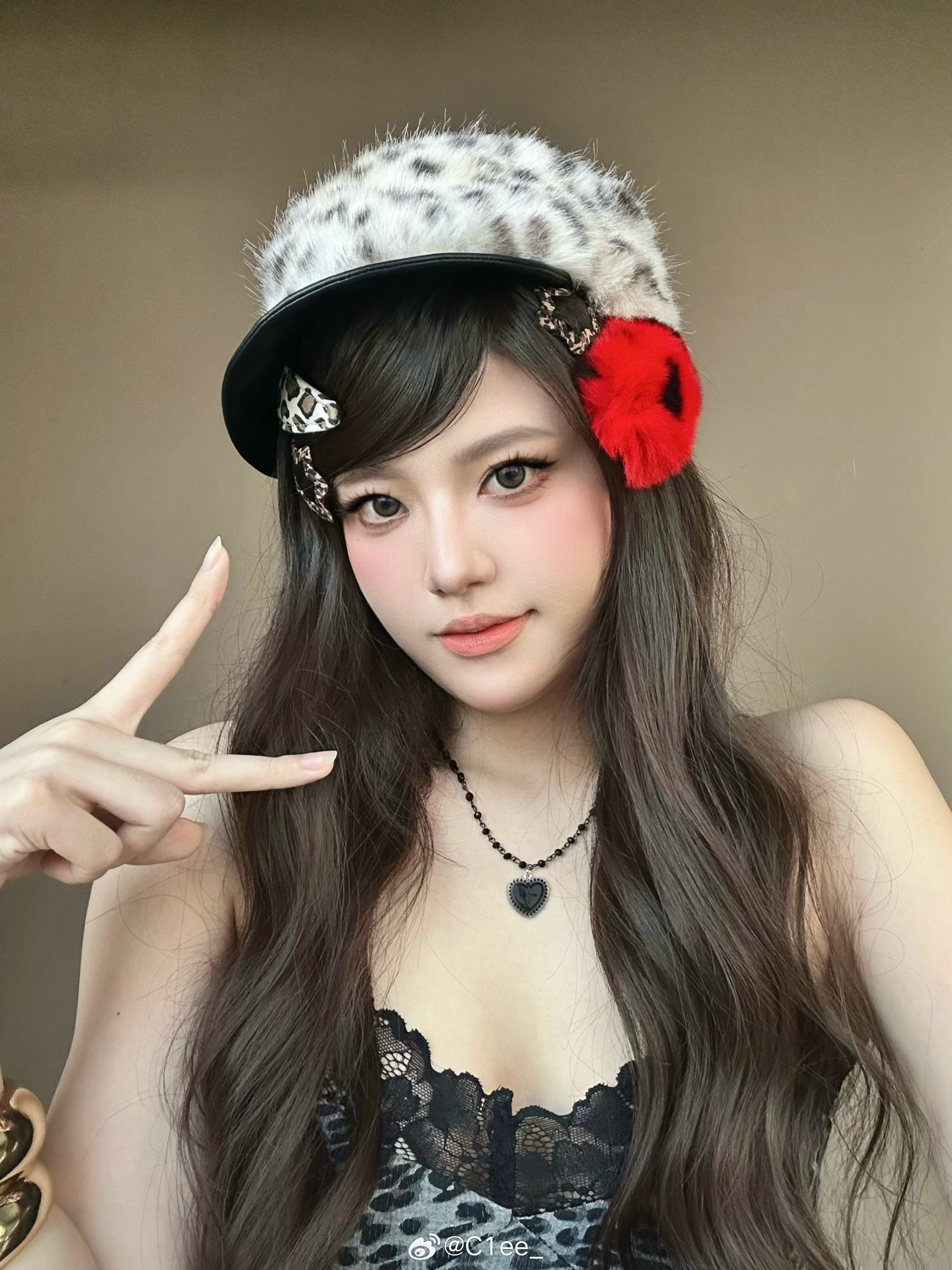 仿妆了一下晕针姐的Y2K豹纹造型🐆 