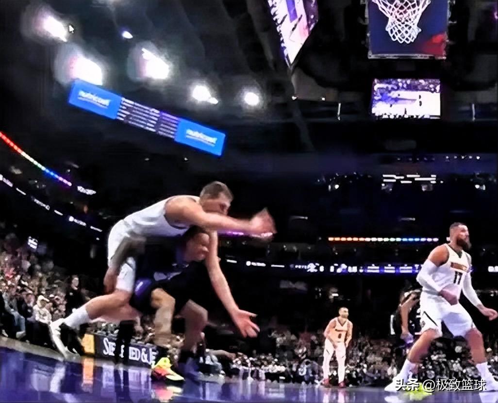 前NBA名宿点名批评约老师假摔！

今日，前NBA球员艾迪-约翰逊在社媒转发约基