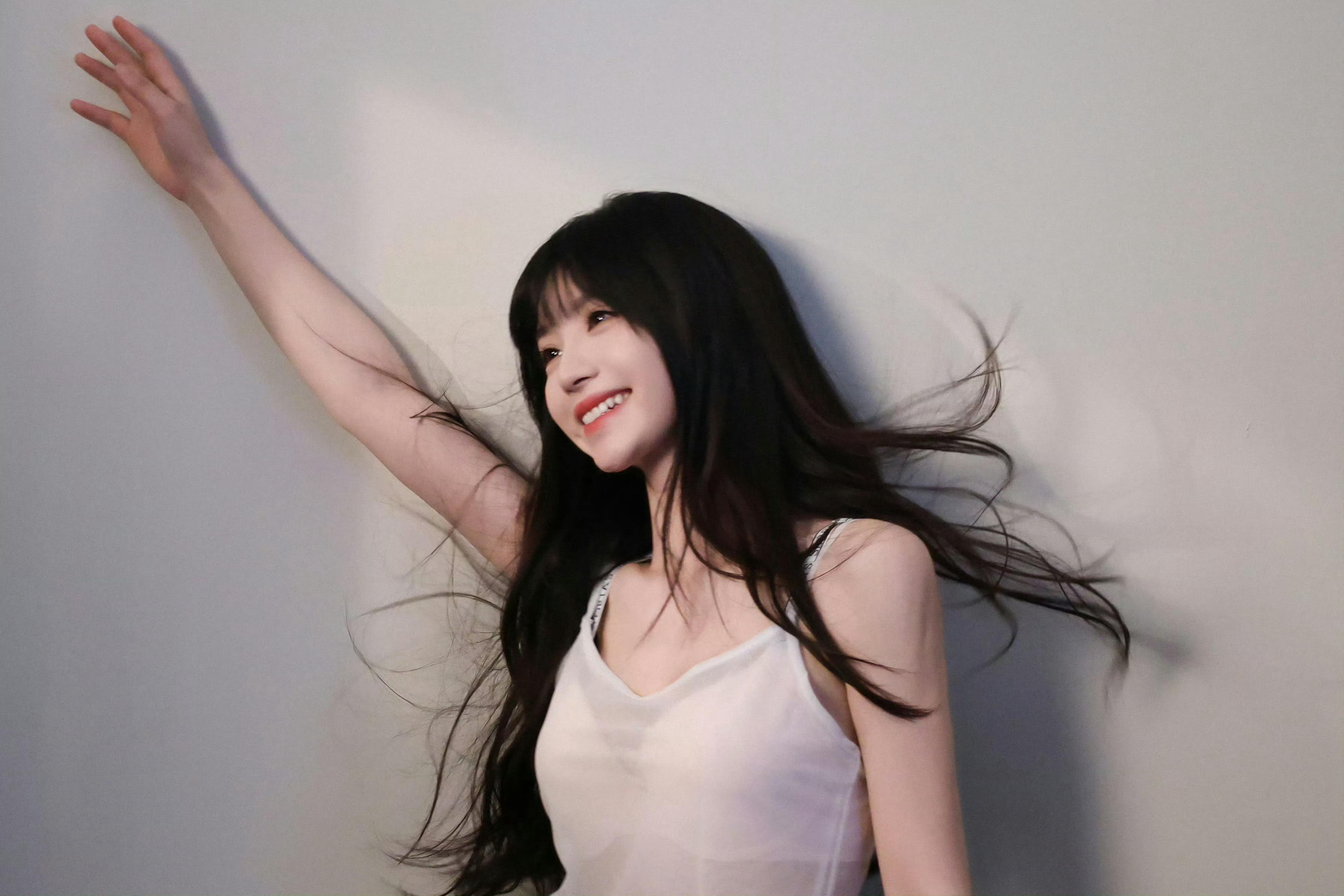 田曦薇 x 维密内衣宣传照田曦薇165.5高体重70多斤