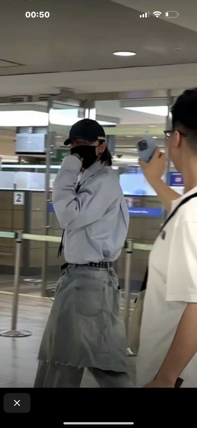 一上线被6月的蔡徐坤帅晕 