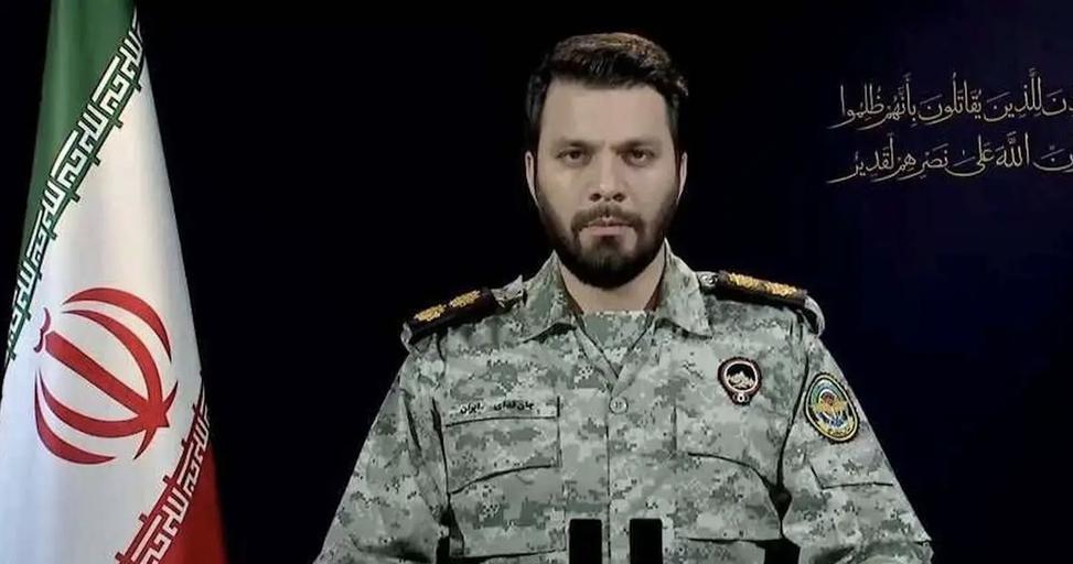 突发新闻：在美军袭击哈尔克岛后，伊斯兰革命卫队（IRGC）已通知阿联酋，伊朗认为