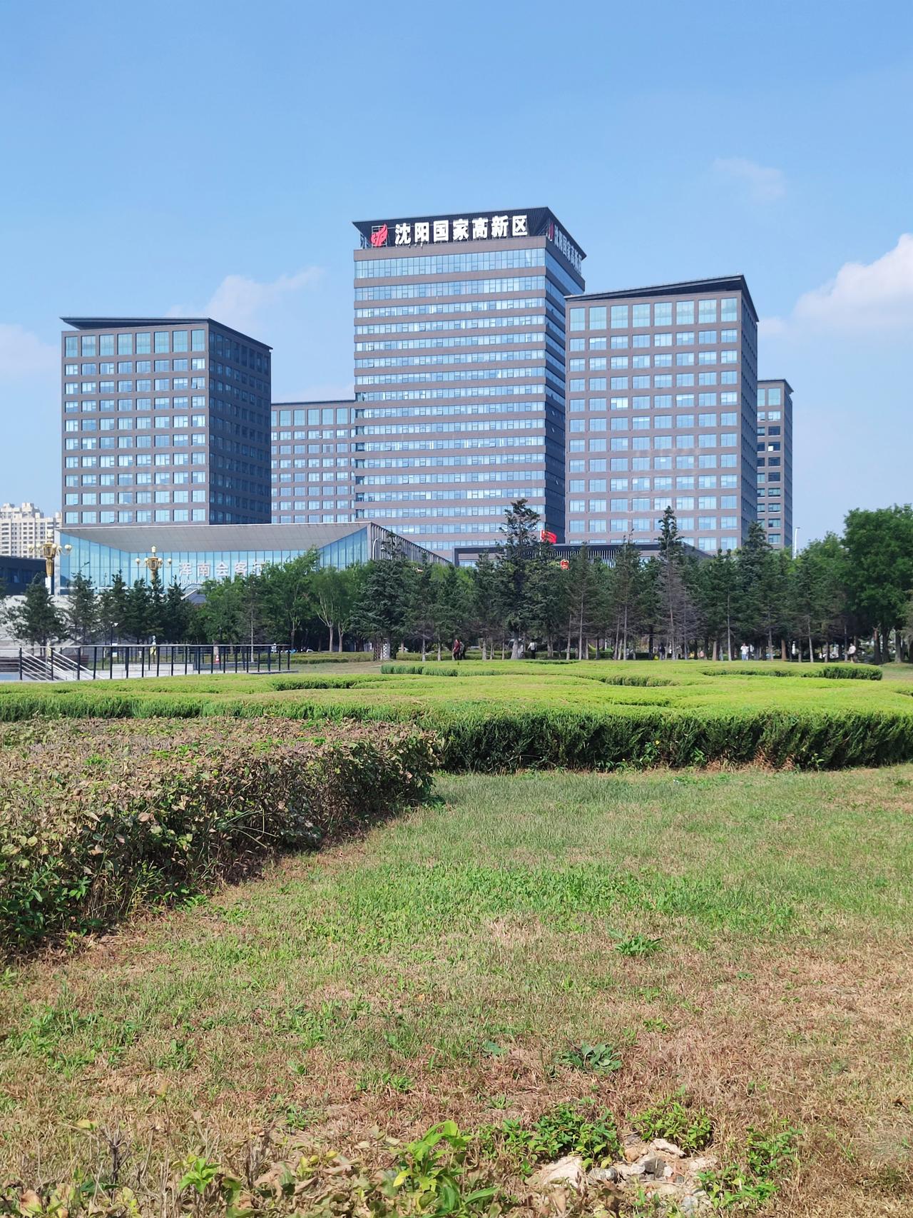 浑南智慧三街景色一观
   位于沈阳浑南区的智慧三街，是文博场馆集中地，有省博物