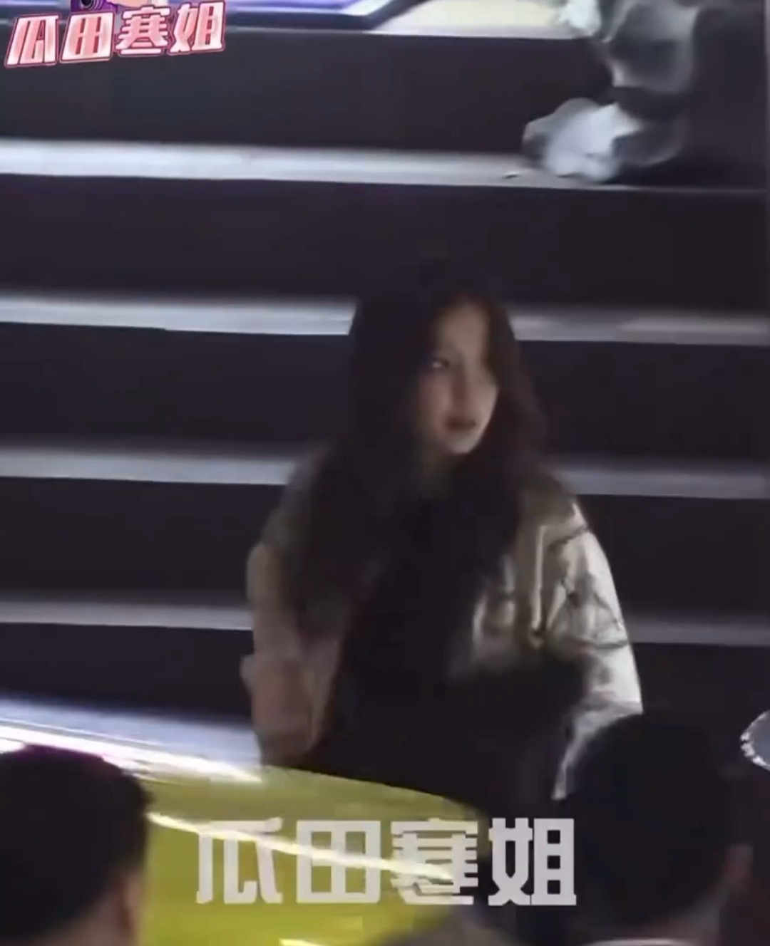 angelababy带小海绵聚餐，抓拍高糊都是清晰可见的美 