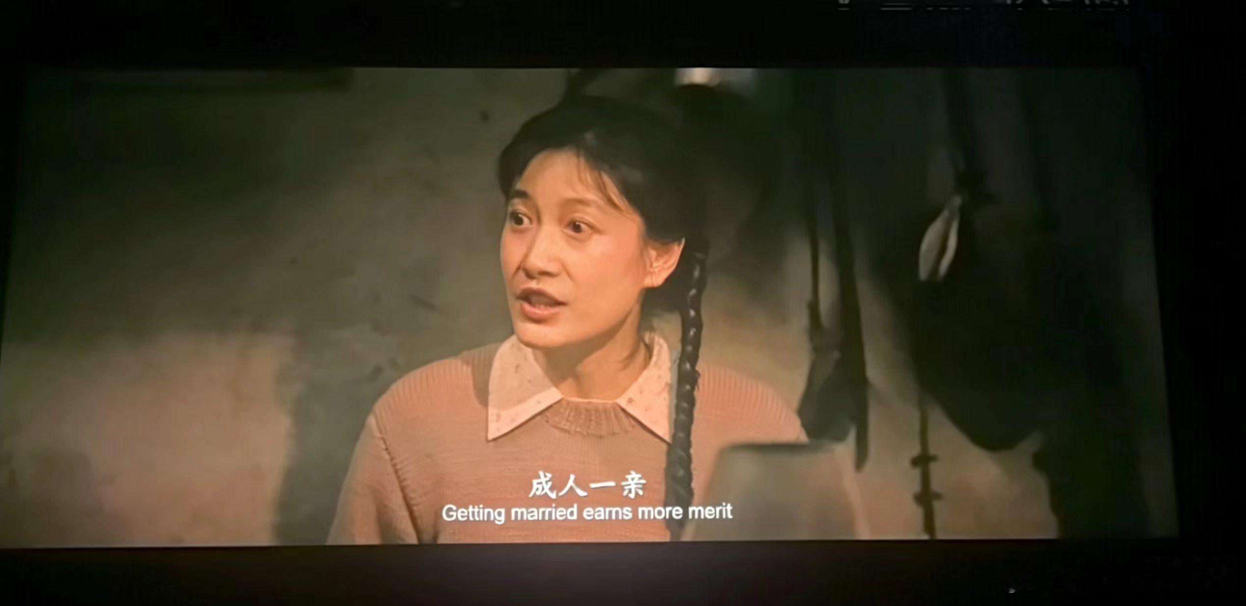 抓特务票房 影片紧张的谍战氛围中，啜妮的戏份成为柔和缓冲，她掏心诠释普通女性的无