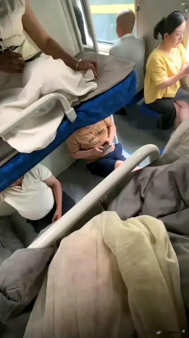 纠结中……
我该不该下去
我该怎么下去