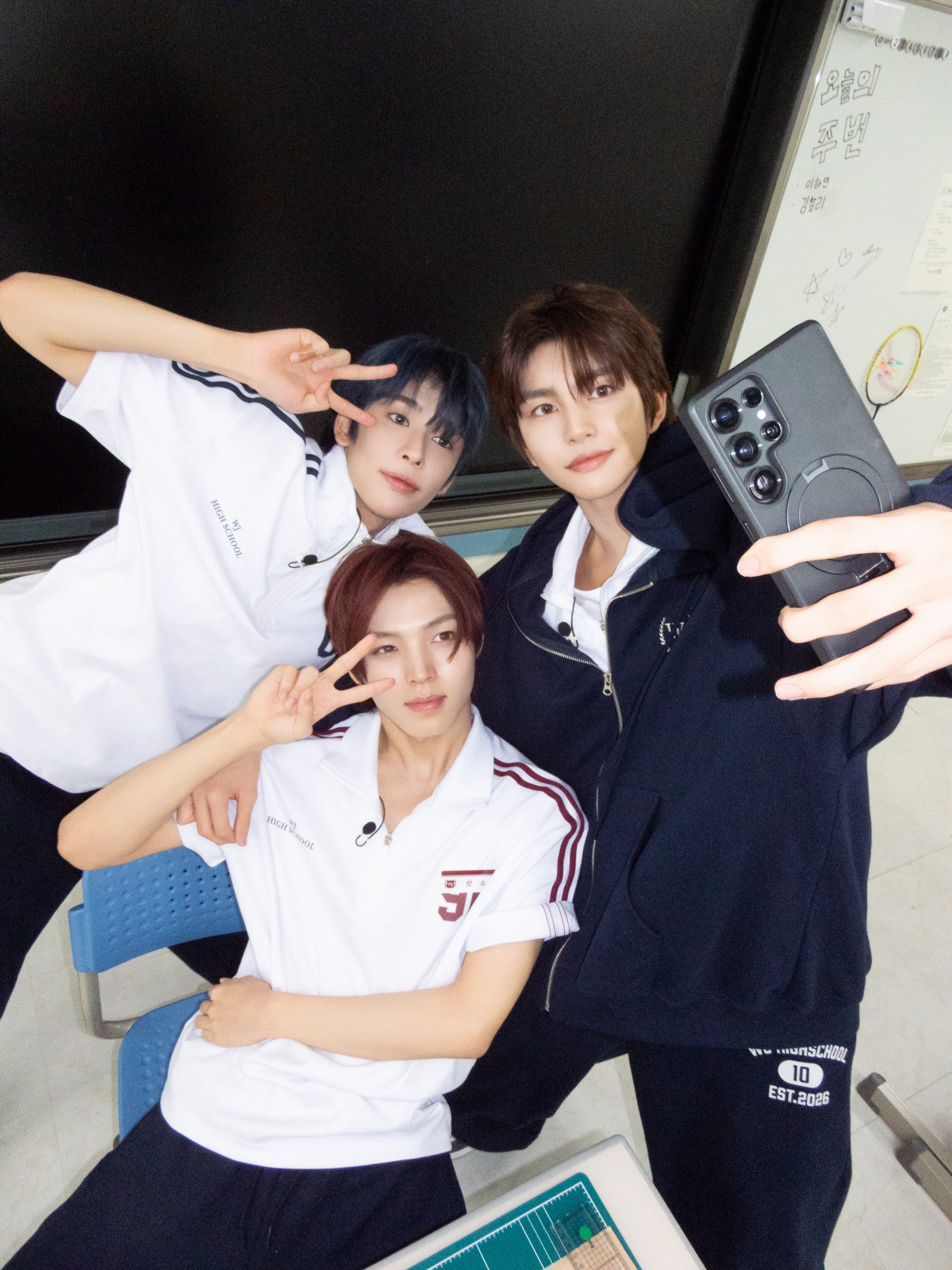 smtr25 Weverse更新合照，新鲜的帅哥✨ 