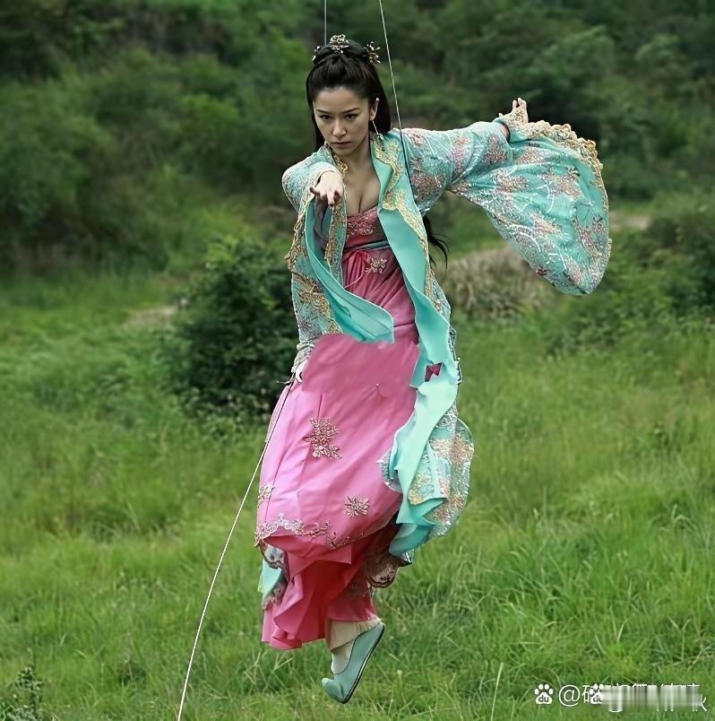 这是阚清子早期的样子？太不像了，都没认出来 