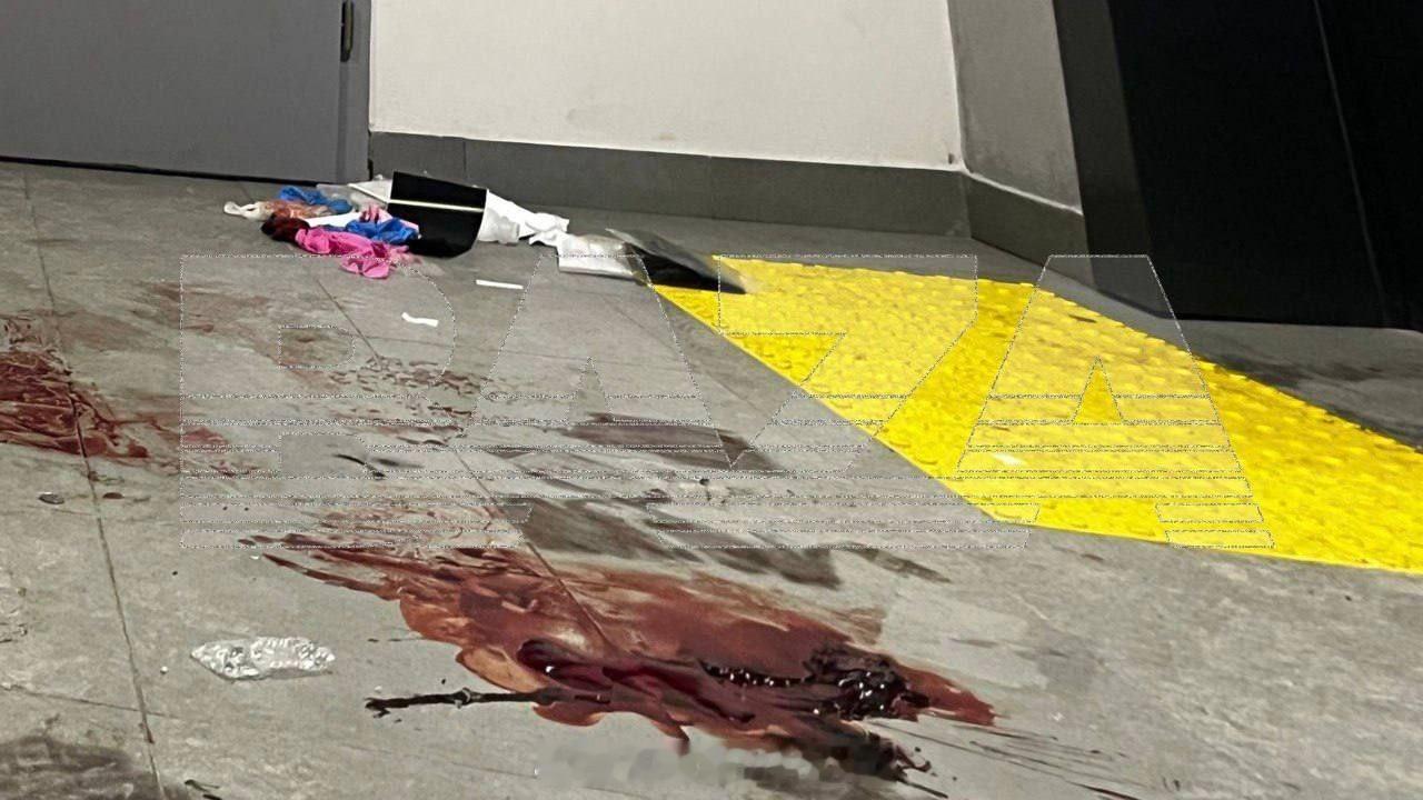 俄乌局势 刺杀GRU副局长阿列克谢耶夫中将的案发现场据称，阿列克谢耶夫受伤后失血