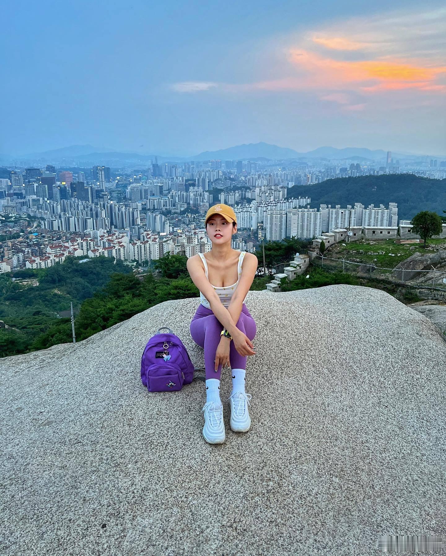 穿什么不重要，重要的是爬山户外运动徒步 ​​​
