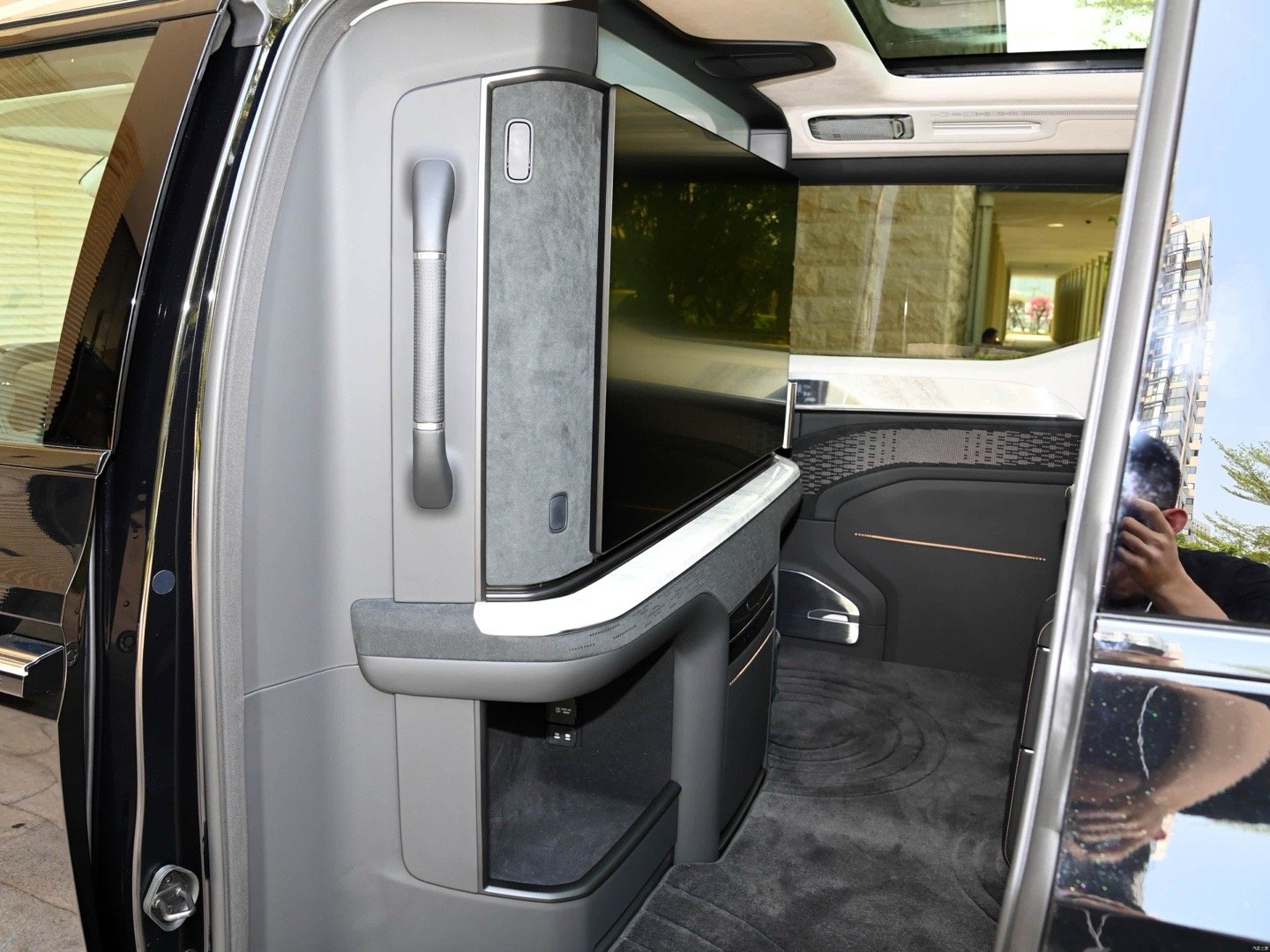 我一直认为，我们的行业里需要更多的女性。排除掉那些所谓的宏大叙事和美好愿景，最简