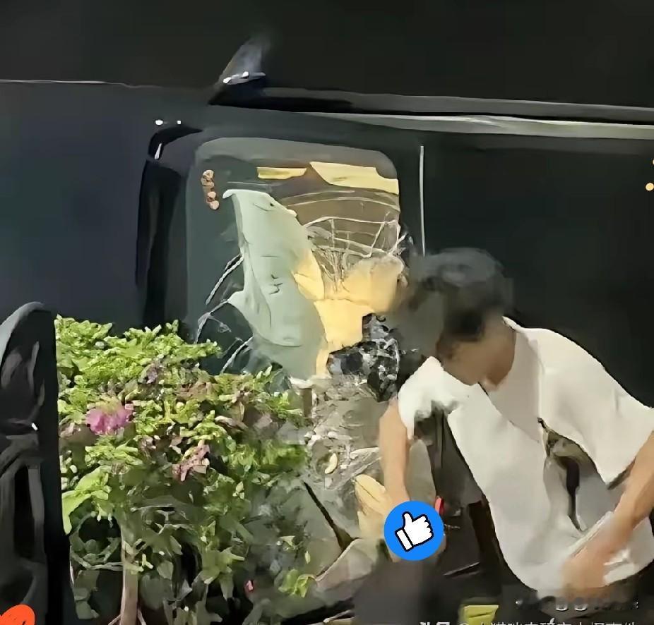 真的被这个18岁潮汕少年狠狠治愈了！网上总有人吐槽现在的年轻人冷漠利己、遇事躲闪