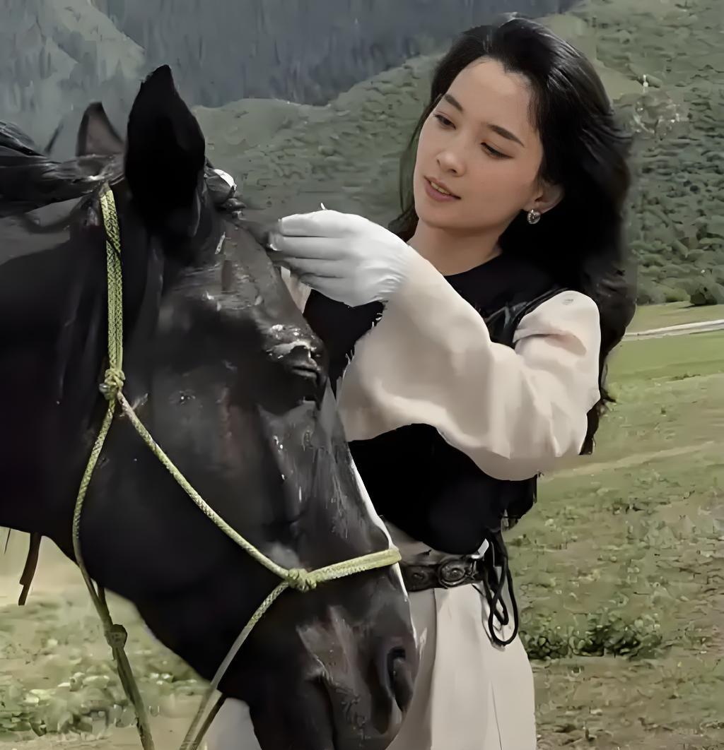 森林北：藏在独特气质里的“氛围感女神”

提到森林北，最先让人想起的，从不是千篇