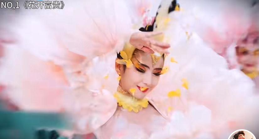 大家昨晚看春晚了吗？
各大卫视居然提前一天办春晚
头一次吧！
现在年味儿淡了
春