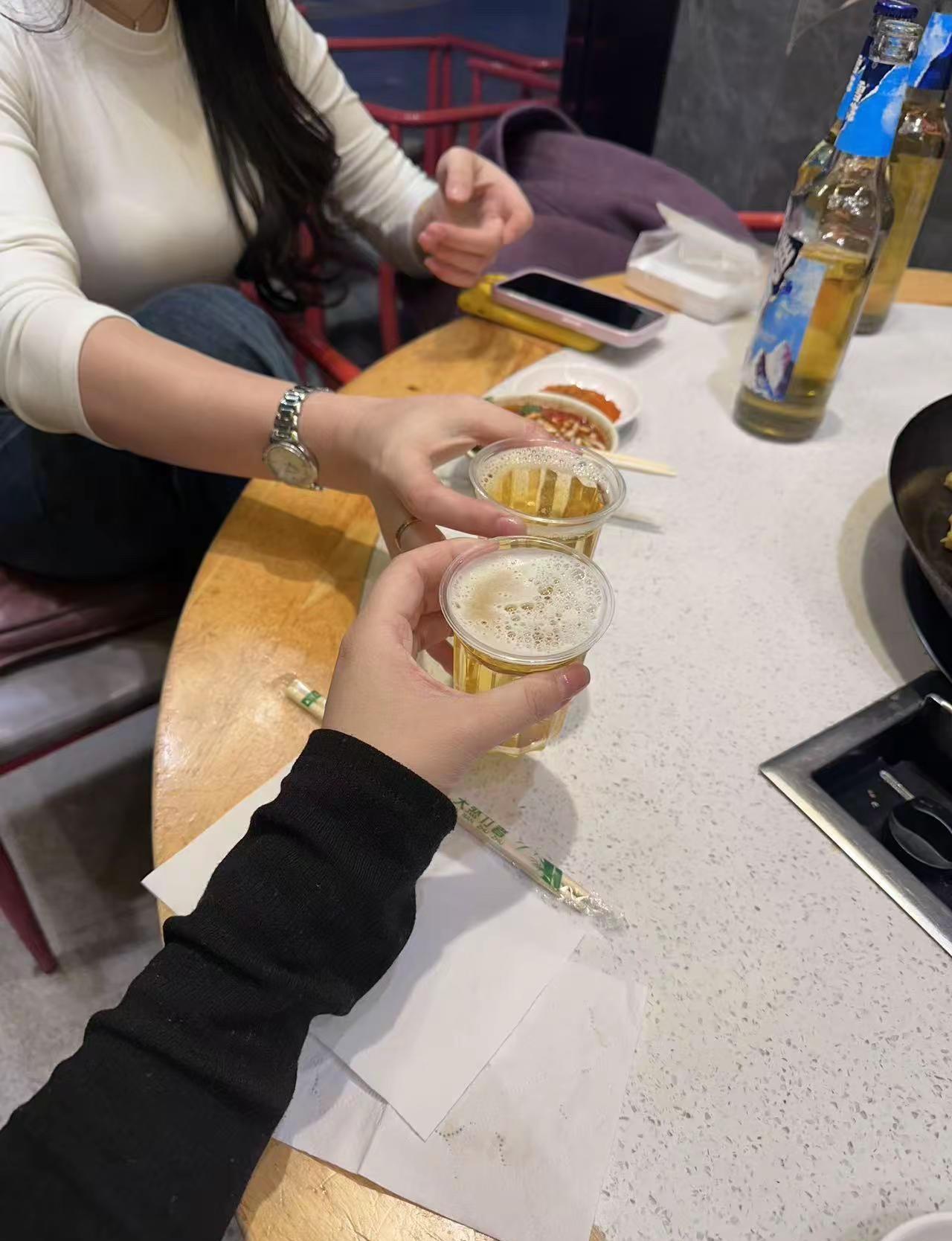 ᏨᎻᎬᎬᏒᏕ🥂 微醺而已,清醒就不浪漫了