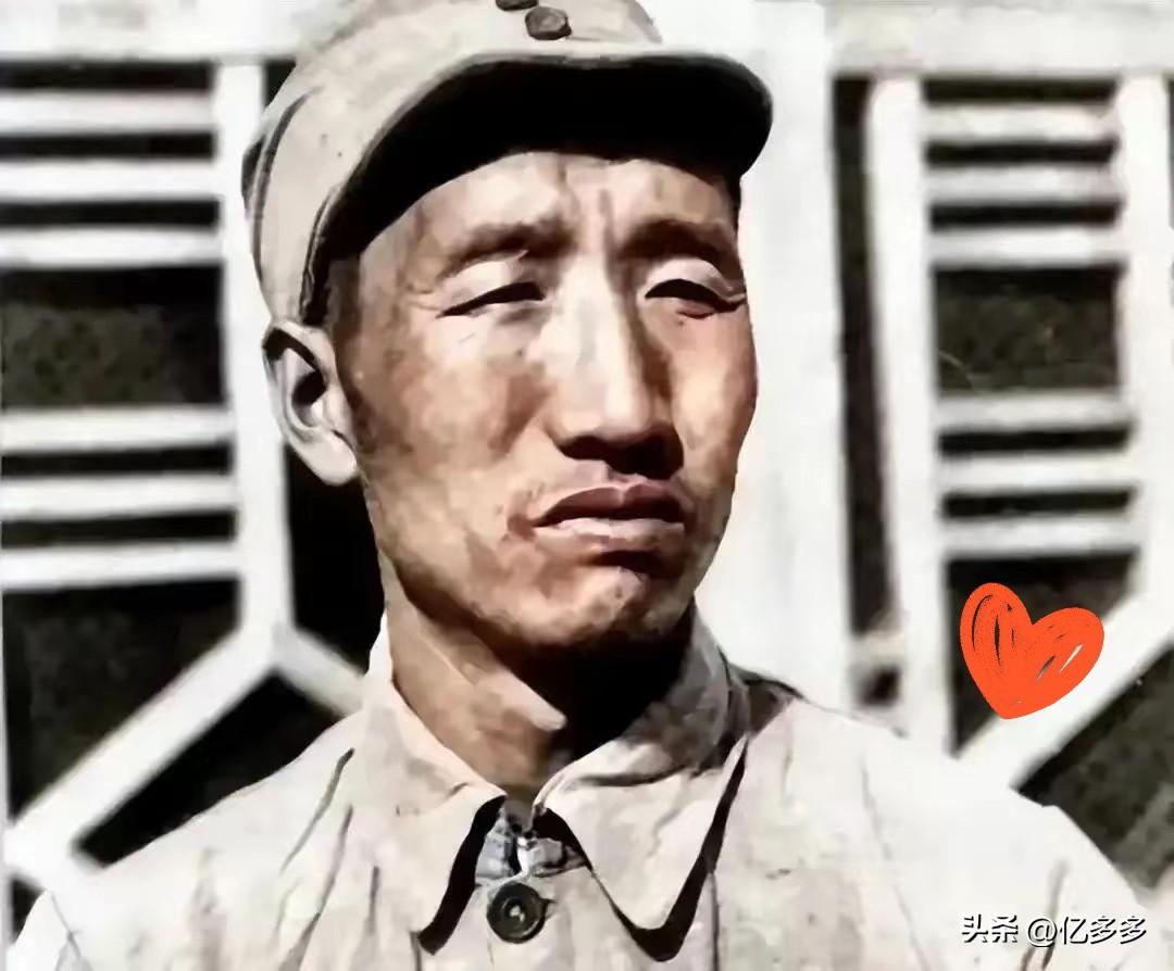 长征有多苦，咱们都清楚，是咬着牙、拼着命往前走的路。很多人不知道，在枪林弹雨、饥