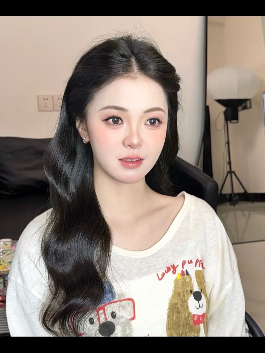 迷晕crush氛围感韩妆，眼妆弱化眼影，清新自然的眼妆，棕色系眉为主，不刻意强化