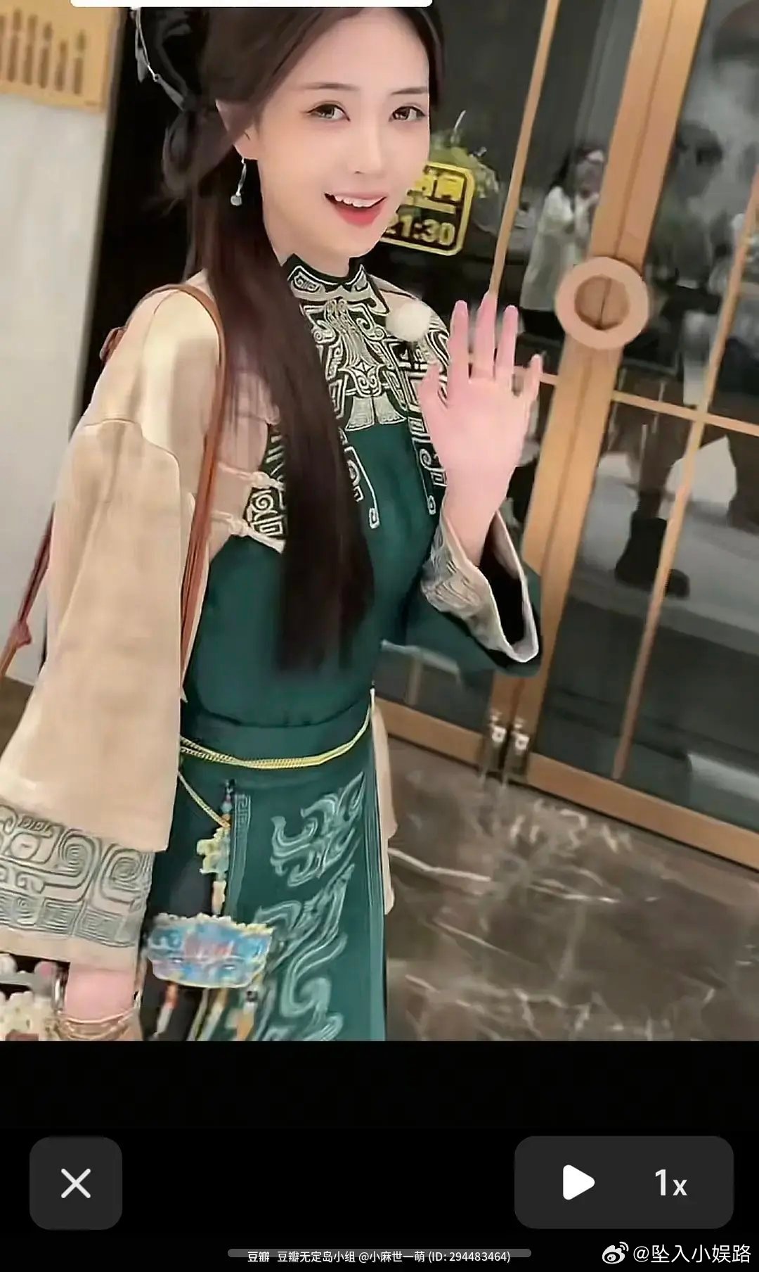 感觉白鹿在模仿李一桐 谁都模仿 就是不像自己 