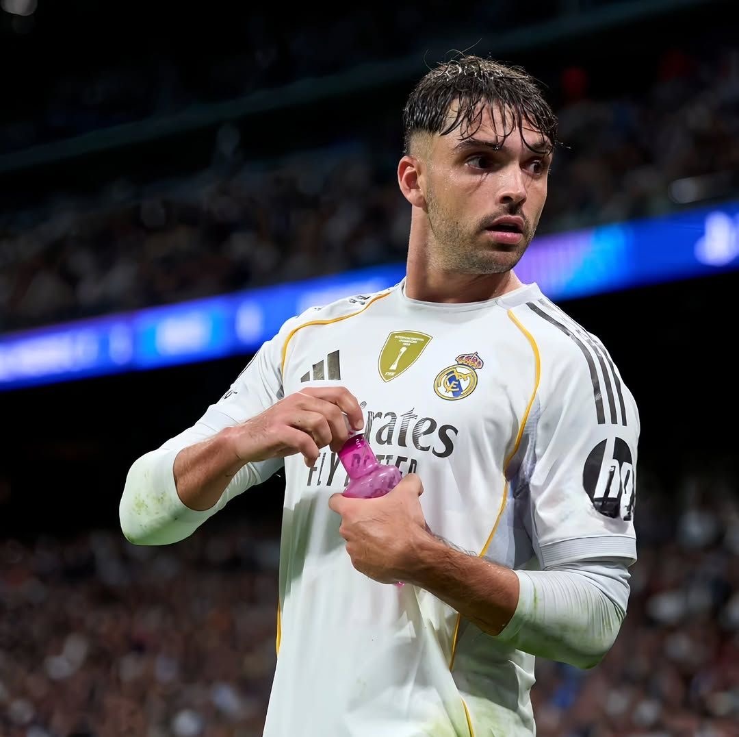 【科贝】米利唐的受伤改变了皇马的计划：- 吕迪格必须续约- 阿森西奥的离队有可能