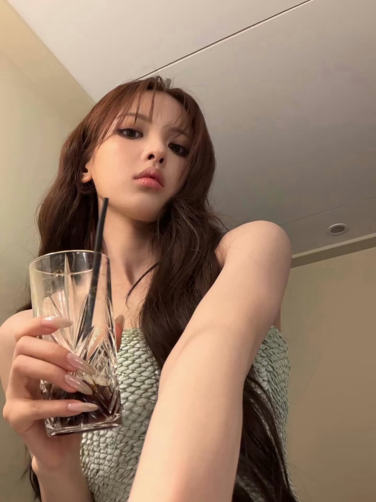 杨超越素人时期遭职场霸凌网友曝杨超越素人时期被领导霸凌我完全不知道霸凌别人的人有