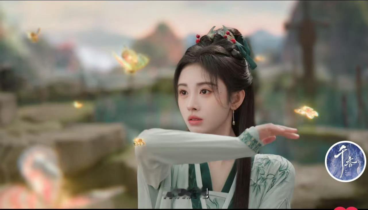 鞠婧祎姜黎非 你能吸引蝴蝶🦋你又叫千香🌝封为香妃🌹 