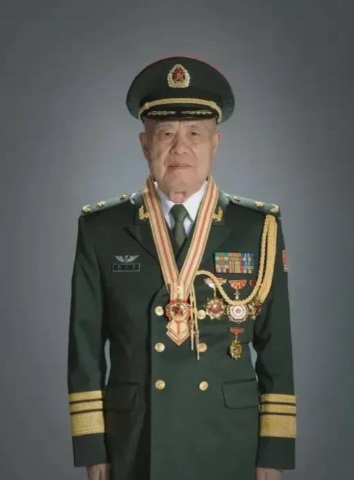 ?请您为伟大的科学家停留1秒钟，钱老，一生为国铸就共和国地下钢铁长城，致敬中国工