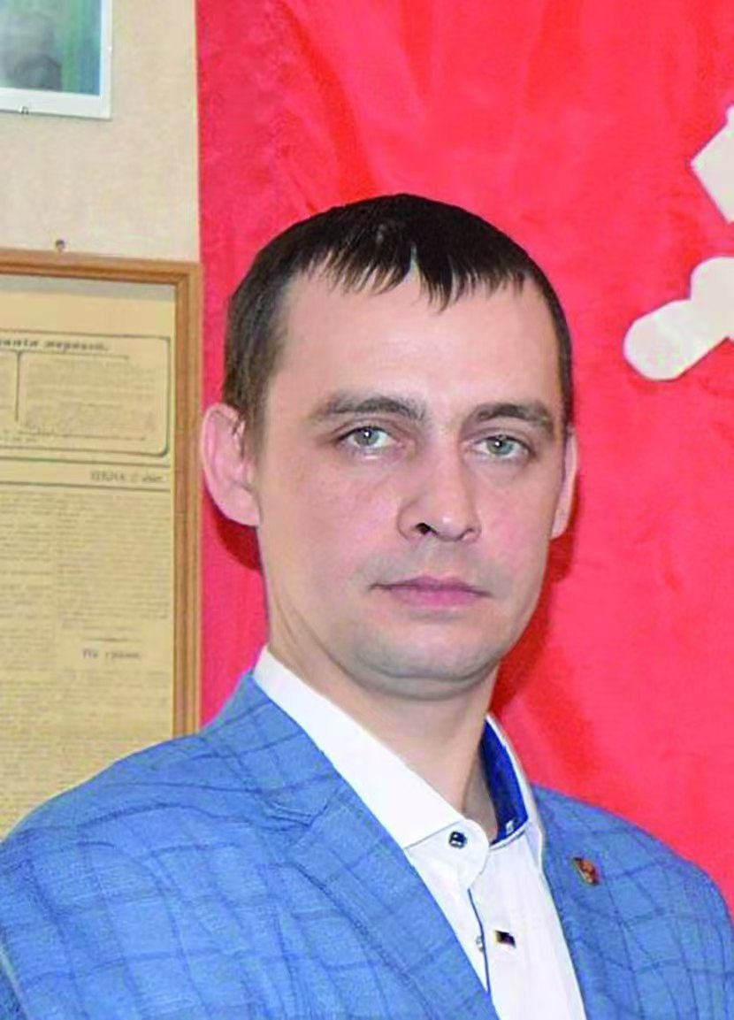 🔴 德米特里·斯拉斯京当选俄罗斯联邦共产党卢甘斯克市委第一书记12月21日，俄